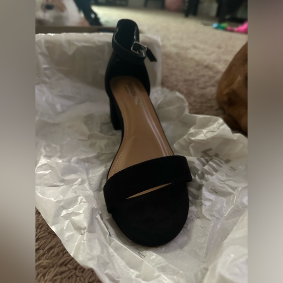 Cushionaire Heels - Picture 7 of 8